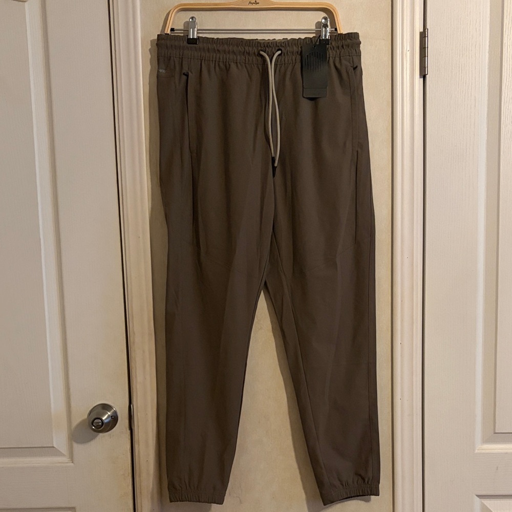 NWT Motion Men's Brown Jogger Pants